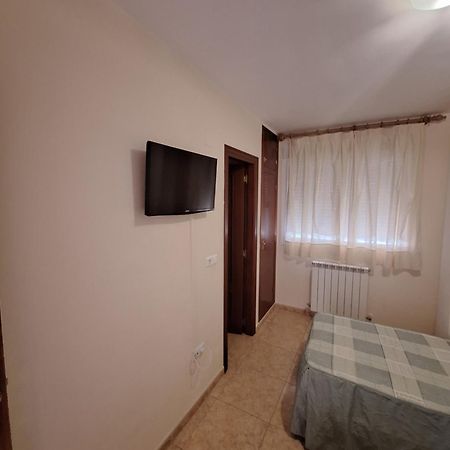 Hostal Pension - La Rotonda Hotel Tardienta Eksteriør billede